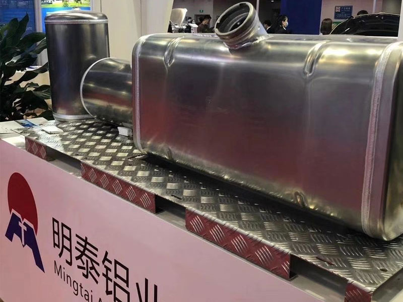 long8官方网站铝业携精品亮相重庆国际交通轻量化展览