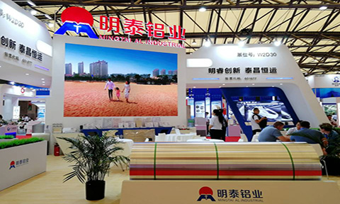 铝工业展现。簂ong8官方网站展厅人气爆棚，备受国外客户青睐
